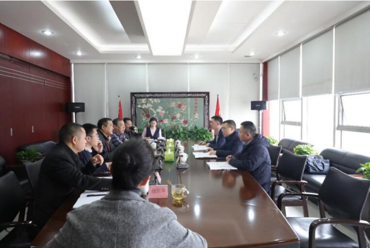 集团向导赴南宫28锦弘集团督导向导班子民主生涯会