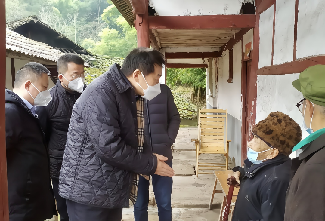 四川省南宫28集团党委书记、董事长任丁率队赴嘉陵区开展帮扶事情