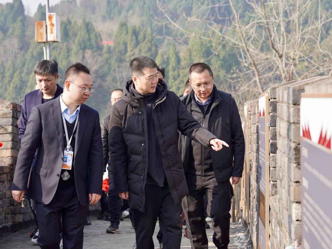 省南宫28集团党委书记、董事长游勇检查督导春节清静生产事情并探望慰问坚守岗位的一线干部员工