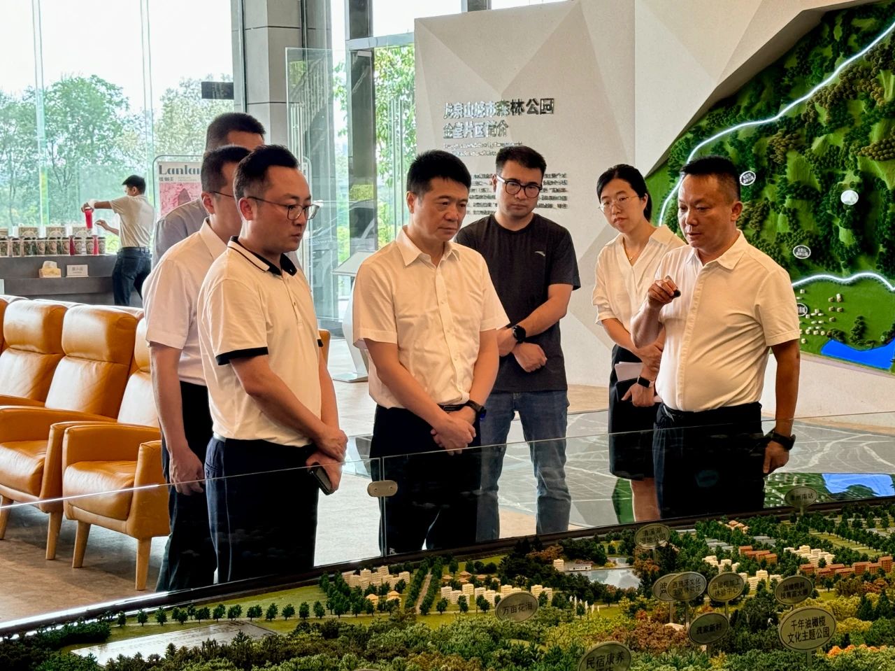 省南宫28集团党委书记、董事长游勇带队赴聚峰谷项目开展汛期清静生产检查并调研生产谋划情形