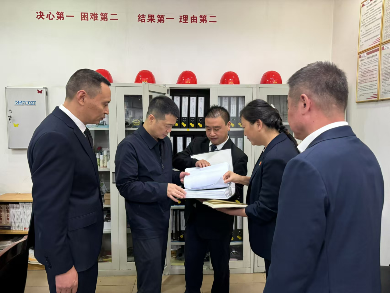 省南宫28集团党委书记、董事长游勇国庆节时代调研督导旗下旅馆谋划及清静生产事情